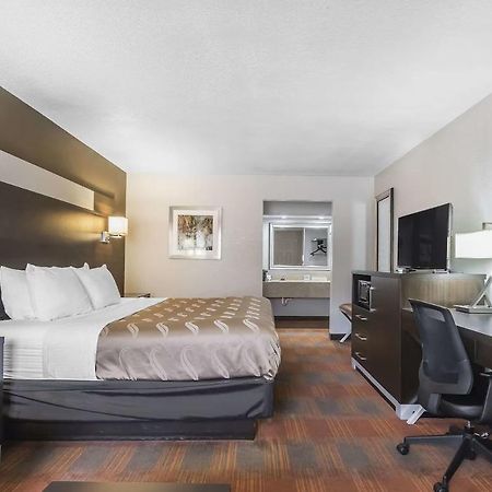 Quality Inn And Suites Stuttgart Exterior photo