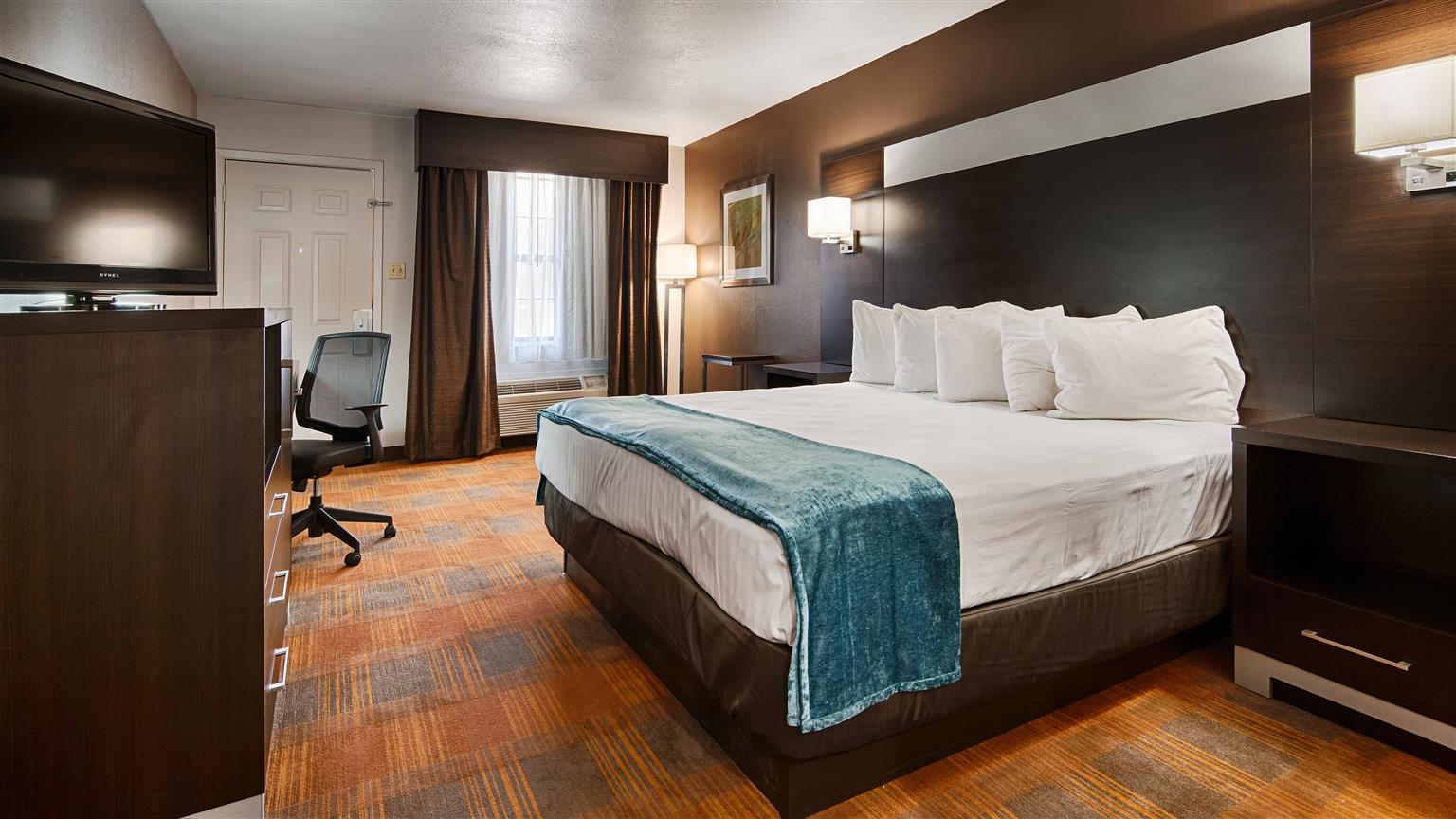 Quality Inn And Suites Stuttgart Room photo
