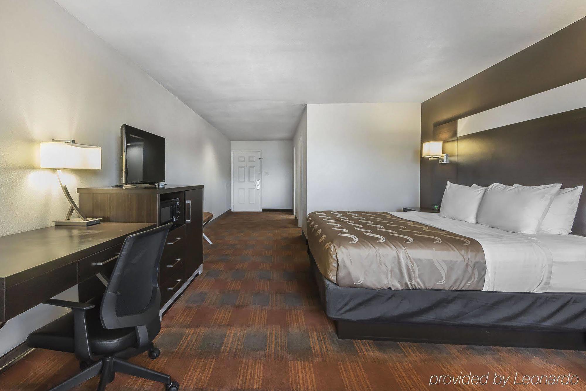 Quality Inn And Suites Stuttgart Exterior photo